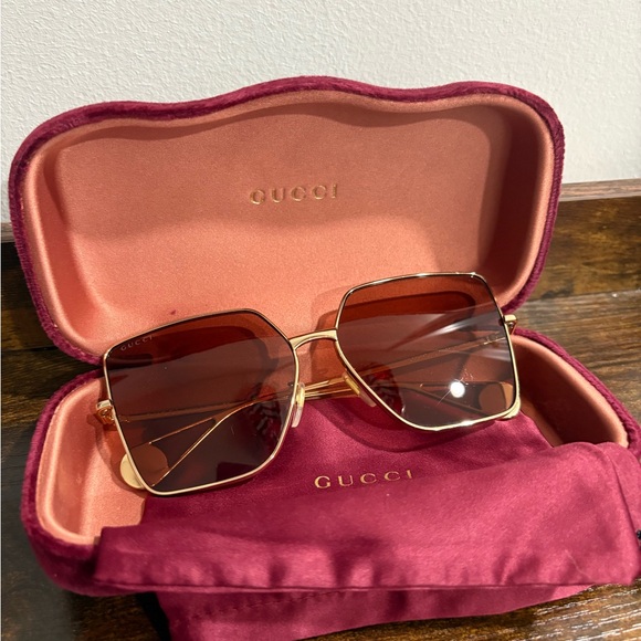 Gucci Oversized Square Cat Eye Sunglasses GG0046S - Picture 1 of 9